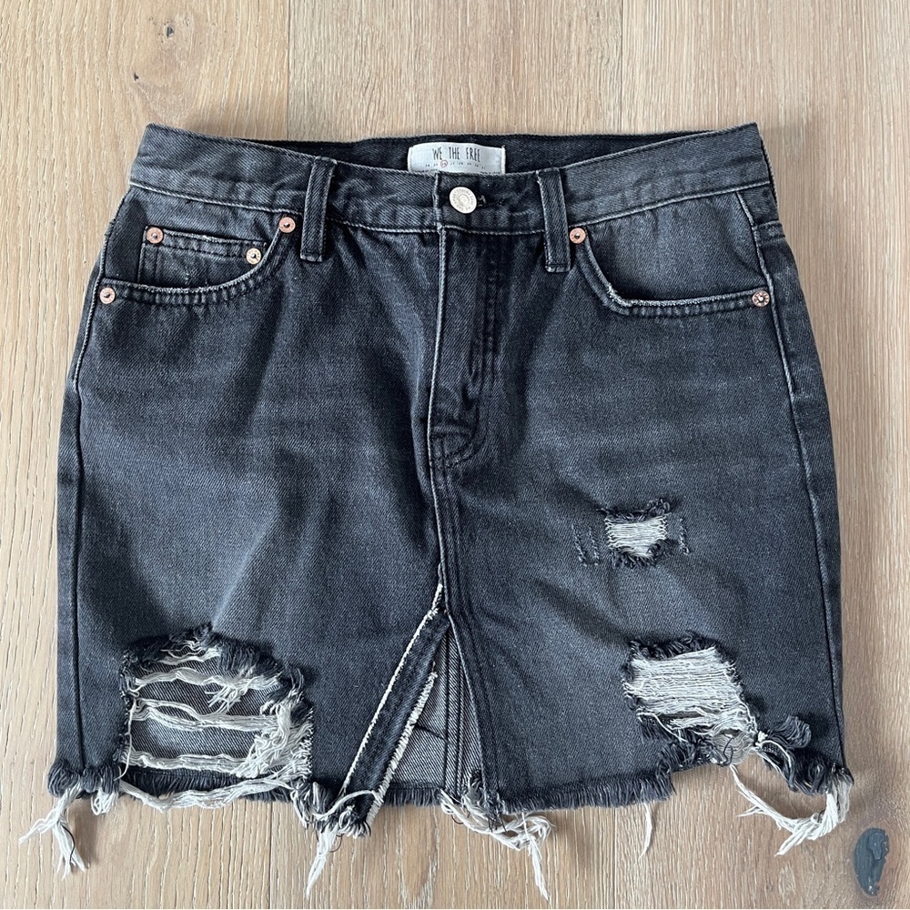 We The Free People Relaxed & Destroyed Denim Mini Skirt Sz 26 Distressed Slit*M6 - Picture 3 of 5